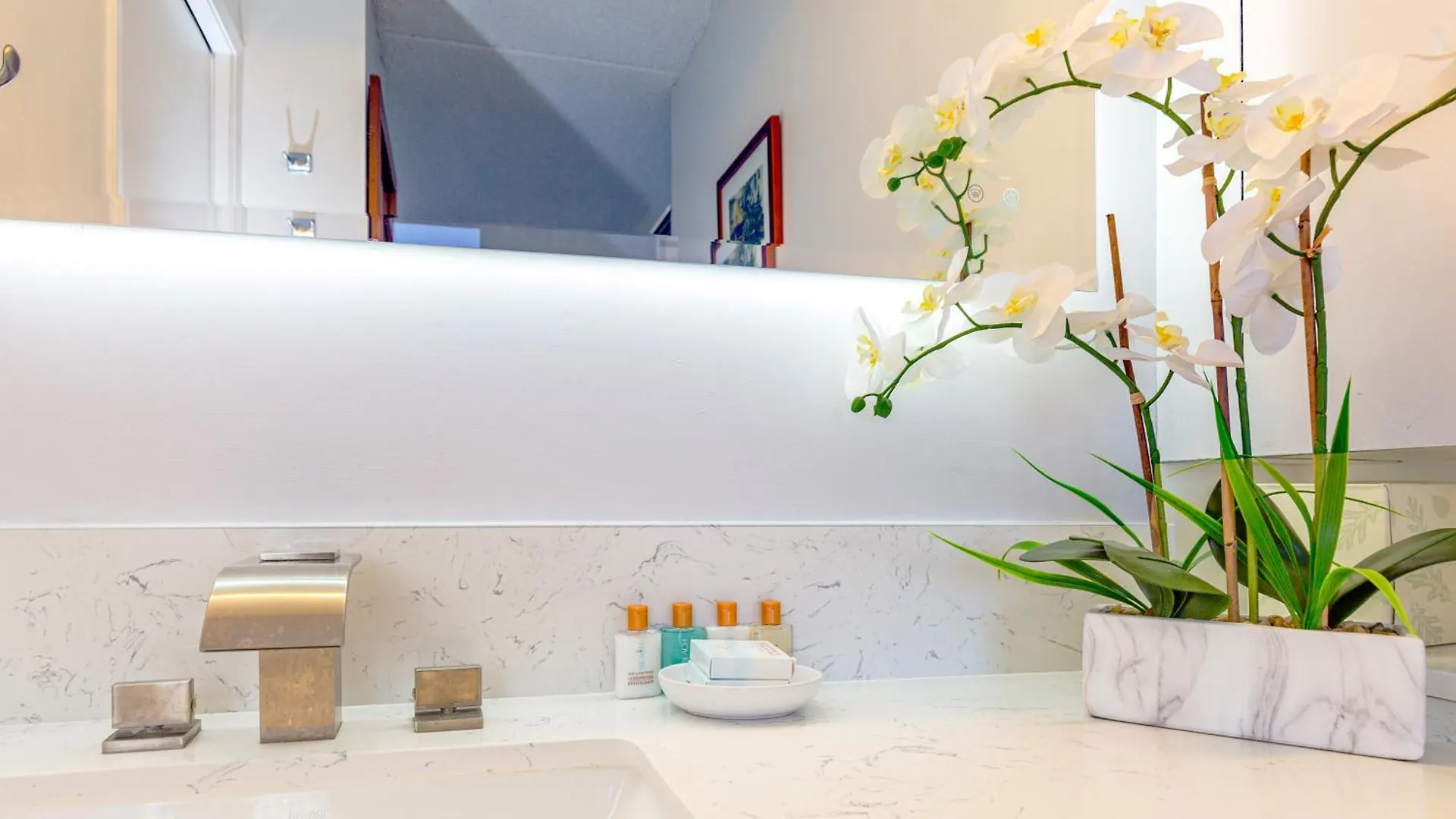 Renovated Ocean View Suite, Near Beach, Free Parking Honolulu Stati Uniti